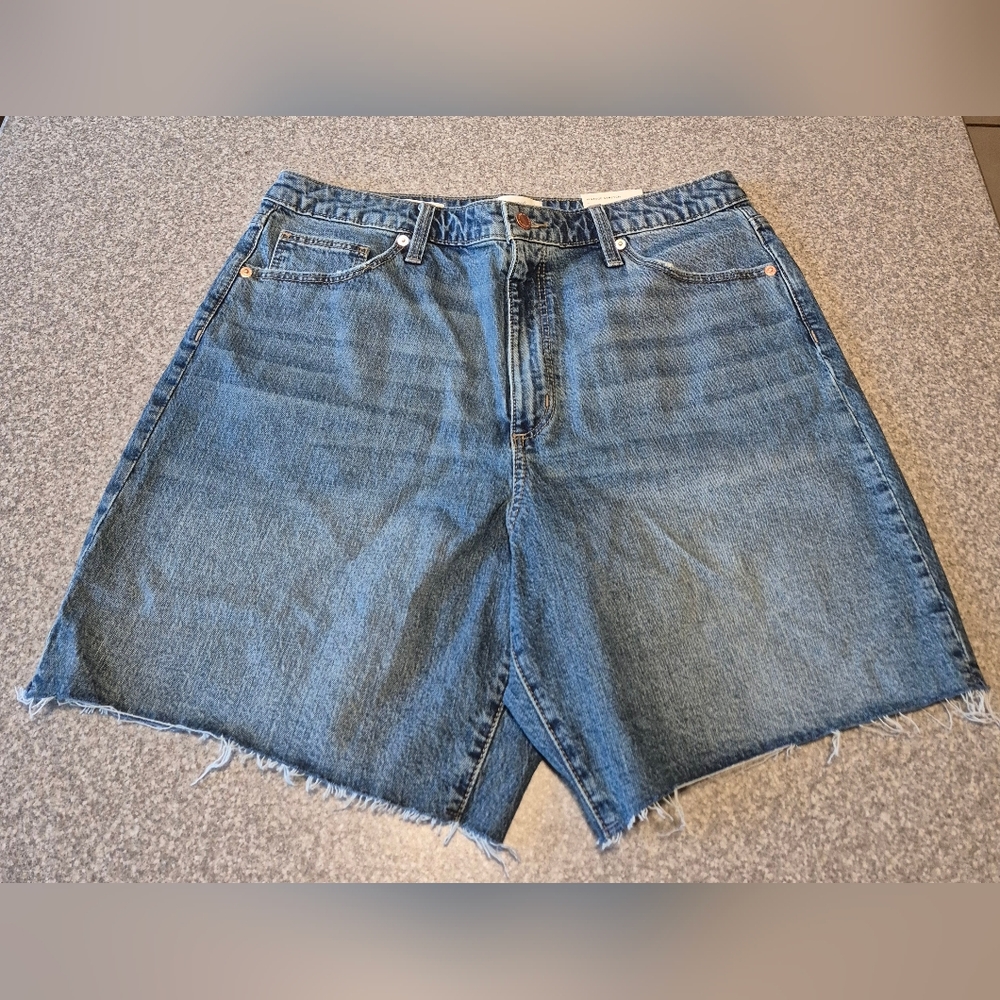 Nwt Womens Universal Thread Bermuda Shorts Size 14